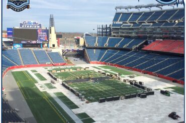 9 jours: le stade Gillette devient une patinoire de hockey en plein air. #WinterClassic ...