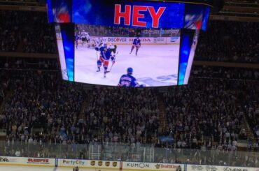 Hé, hé, hé, hé, hé, @vinforest. C'est un excellent #MyPlayoffsMoment.

Partagez votre ...