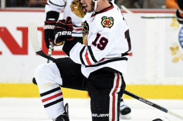 Deux pour Toews, et ce n'est que la première période. # #Coupe Stanley...