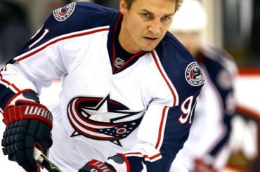 En 2005-06, Sergei a été échangé à @BlueJacketsNHL, où il a disputé son 1000ème record ...