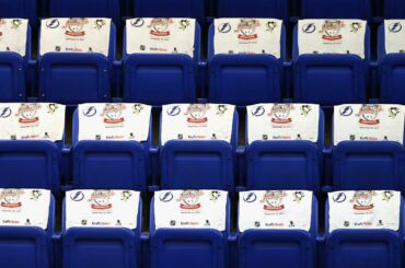 Serviette de rallye prête, haute. #HockeyvilleUSA ...