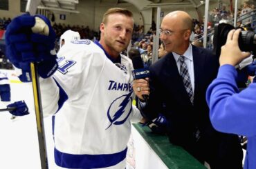 Stammer dans le bâtiment. #HockeyvilleUSA ...