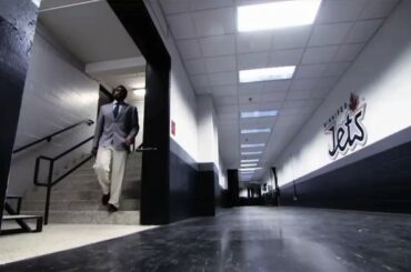 Buff: le pantalon blanc bascule hors de la glace et les adversaires sur la glace. #LikeABoss #Nati ...