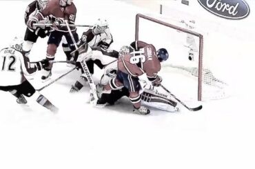 Très peu de gens peuvent réussir un Fedora #LikeABoss ou marquer 60 points en tant que défenseur. P ....