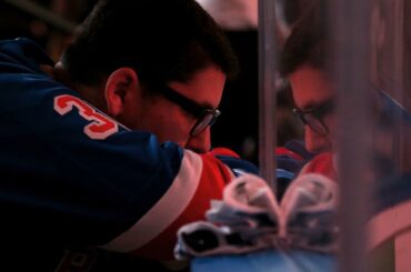 Au moment où vous réalisez qu'il reste 365 jours avant Noël prochain. #HockeyHolidays ...