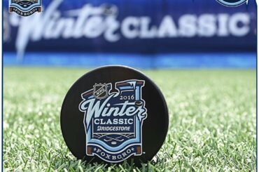 8 jours: le gazon vert de @ gillettestadium devient de la glace. #WinterClassic ...