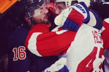 #HockeyHugs ... Attendez, quoi? ...