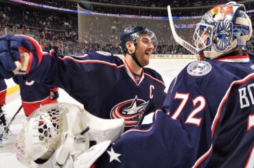 Ils ne vieillissent jamais. #HockeyHugs ...