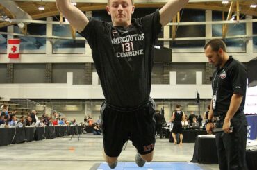 Jump-man Eichel à #NHLCombine. Gatorade #WinfromWithin ...