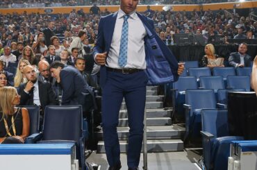 Lâche la veste, tu as un nouveau maillot à enfiler. #NHLDraft ...