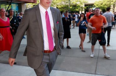 Je ressemble déjà à un pro. #NHLDraft ...