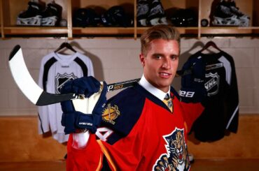 CE JOUR DANS L'HISTOIRE DE LA LNH: @ aaronekblad5 rédigé n ° 1 par les @flapanthers. #NHLDr ...