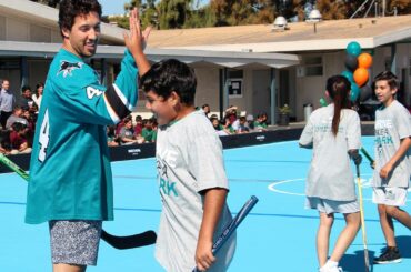 Aujourd'hui à San Jose: @sharksfoundation a célébré un ruban sur KIPP Heartwood Acad ...