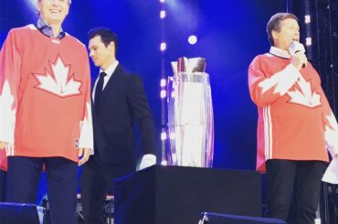 Paul Henderson et le maire John Tory lancent le nouveau trophée # WCH2016! ...