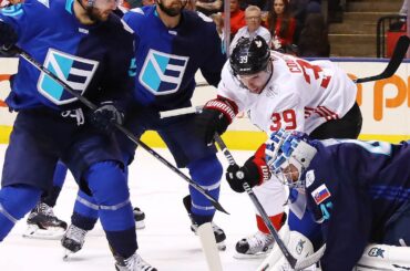 En les tenant. # WCH2016 ...
