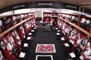 Gros maillots dans une patinoire d'une petite ville. #HockeyvilleUSA ...