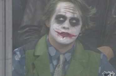 Le DJ doit être en feu. #HockeyHalloween ...