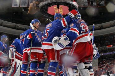 Les @nyrangers ramassent le W dans le @officialdiscover #ThanksgivingShowdown ....