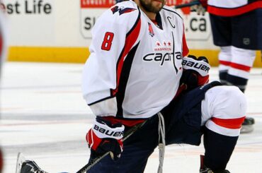 Hey girl, rencontrez le leader du buteur de la LNH en 2014-15. C'est la 5ème carrière d'Ovi ...