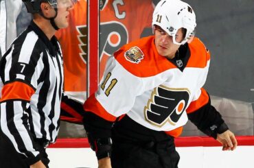 Les choses deviennent bizarres dans le @OfficialDiscover #ThanksgivingShowdown ....