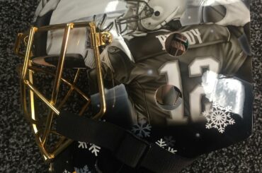 Le masque de Tuukka Rask est une beauté et rend hommage à QB1 à Foxborough #WinterClass ...