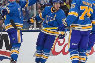 Les @stlouisblues remportent le #WinterClassic 2017! ...