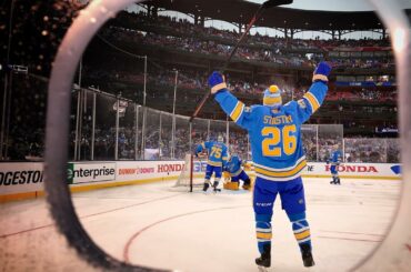 Heureux d'être ici. #WinterClassic ...