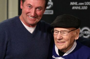 Des héros de hockey partout. # NHL100 ...