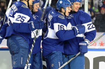 Auston Matthews avec le vainqueur de l'ergothérapie dans l'incroyable #CentennialClassic. # NHL1 ...
