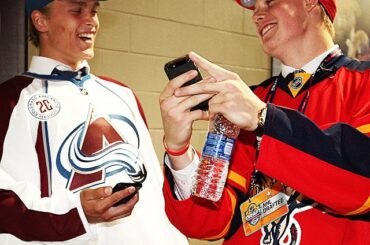 Qu'est-ce qui est si drôle, les gars? #NHLDraft ...