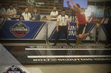 Nous sommes officiellement en train de faire des tests de condition physique au concours de la LNH Scouting 2017 ...