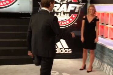 Le plus grand moment de la vie de Nico. #NHLDraft ...