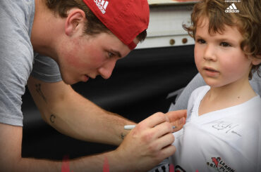 Les rêves d'enfance se réalisent vraiment.

Le premier tour du #NHLDraft aura lieu ce soir à ...