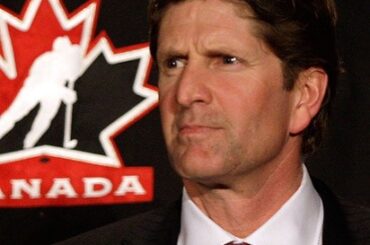 Mike Babcock, de @mapleleafs, entraînera l'équipe canadienne au # WCH2016 ....