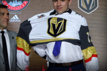 Rien de tel que de jeter sur ce nouvel équipement. #NHLDraft ...