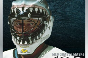 Hey Brian, tu vas avoir besoin d'un plus grand masque. # NHL100 ...