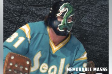 Avant qu'il ne prenne l'avion, ce serpent était recouvert du masque de Gary Simmons. # NHL1 ...