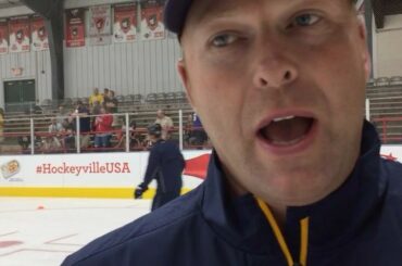 Le grand @martinbrodeur de la LNH rejoint les plus jeunes joueurs de Belle Vernon sur la ...