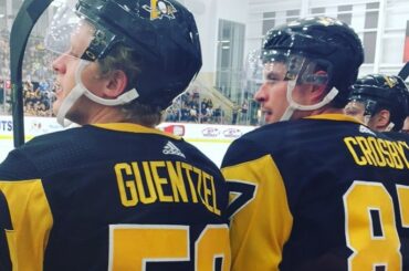 Le gamin et le gamin.

Jake Guentzel (@ jakenbake20) et Sidney Crosby s'associent pour ...