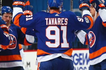 Chapeau de carrière # 7 pour John Tavares ....