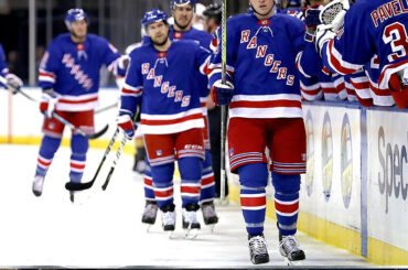 Un autre #HockeyHalloween dans les livres.
Les scores de la nuit dernière. ...