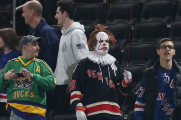 #HockeyHalloween en vigueur ce soir ....