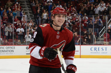 Tout sourire pour @ dylstrome19. #NHLFirsts ...