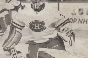 Les deux factions vont à fond dans le cadre d'ouverture malgré le froid. # NHL191 ...