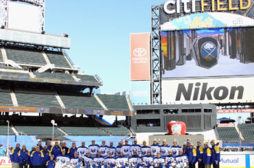 Vêtements chauds
Pratique en plein air
Famille skate
Les @buffalosabres sont prêts pour ...