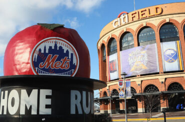 La patinoire est presque prête!
Deux jours seulement avant les 2018 @bridgestonetires NHL #W ...