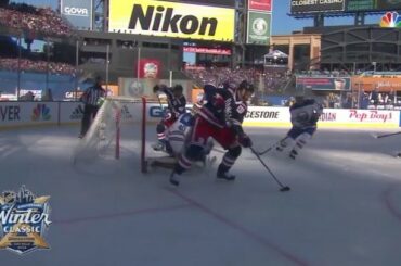 Les @NYRangers prennent une avance de 2-0 lors des @BridgestoneTires NHL #WinterClassic 2018 ...