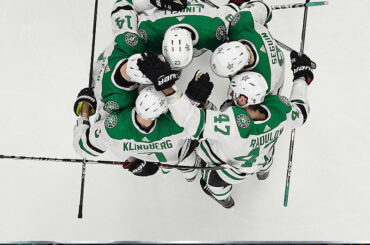 Je dois aimer les samedis, surtout quand ils sont remplis de ce hockey! Tout ...