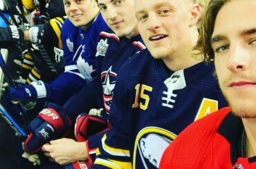 Les garçons du #NTDP ont du temps! #nhlallstar

#Repost @ jackeichel11 ...