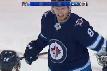 Deux buts à 18 secondes d'intervalle. Match de hockey lié.

Les @nhljets et #WPGWhiteout sont des ...